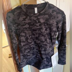 Camo lululemon close to crossing top